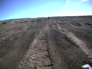Surpreendente pedalada na areia 