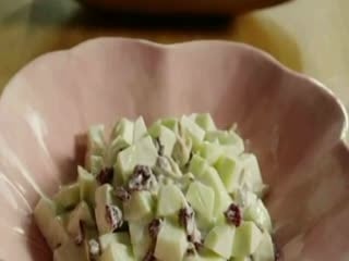 How to Make Apple Salad