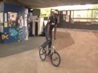 Wie man einen Peg-Wheelie auf einem BMX