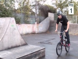 Wie man einen schwachen Grind BMX Trick durchführen