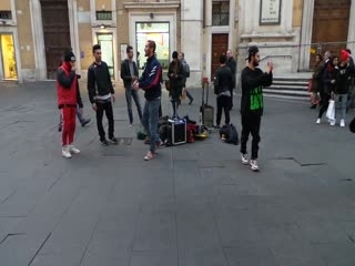 Hip Hop música e Dança de Artistas de rua em Roma - Dança acrobática