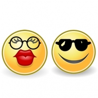 Smiley-paar mit Brille