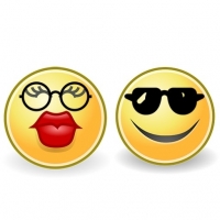 Smiley-paar mit Brille