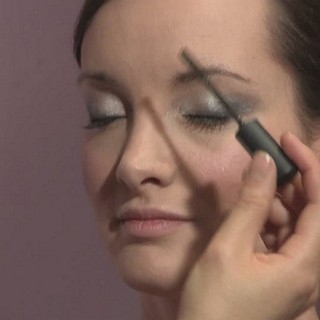 How To Apply Eyebrow Gel