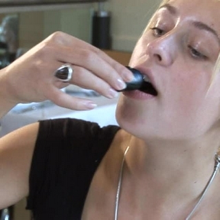 How To Eat Mussels