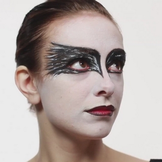 How To Do Black Swan Makeup