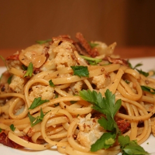 Linguini with Roasted Cauliflower and Bacon