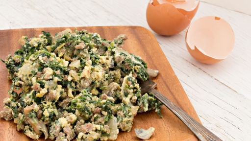 Super Fuel Scrambled Eggs with Mushroom and Spinach.