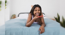 The best ways to keep in touch with friends who are far away