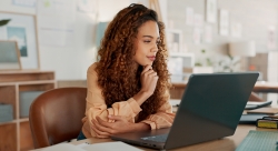 Thinking about becoming a freelancer? Here are the pros and cons