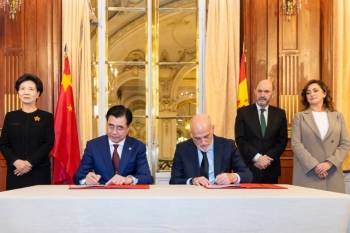 LALIGA and the RFEF sign separate cooperation agreements with the Chinese Football Association