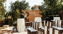 These are the micro wedding trends that are defining 2026