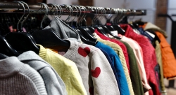 Are you into thrifting? Here's what to know about this type of shopping